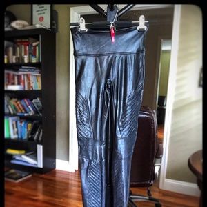 Spanx motto leggings